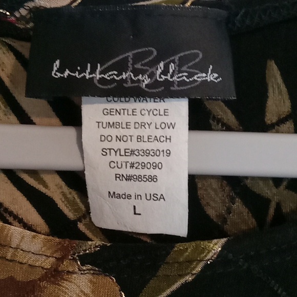 Brittany Black Floral Long Sleeve Top - Red and Gold on Black - Picture 3 of 5